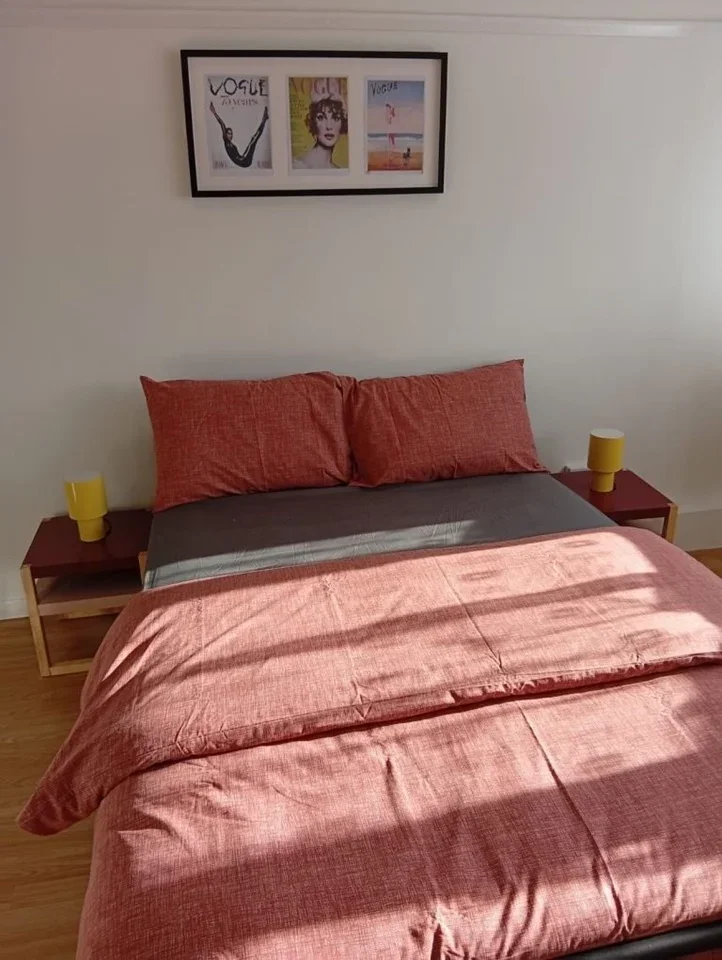 Flat Eccleston Crescent in Greater London