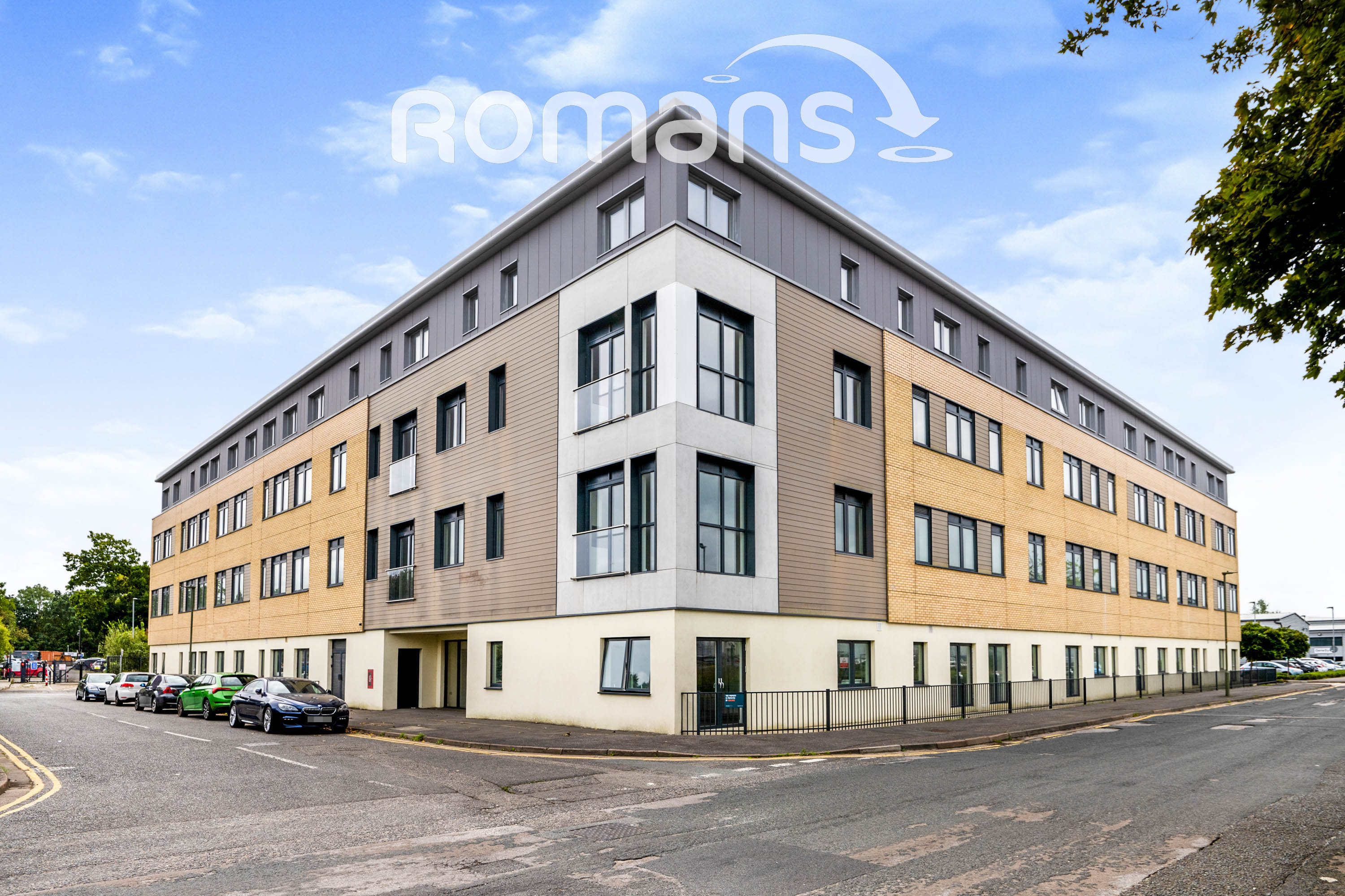 Flat Lyon Way in Camberley