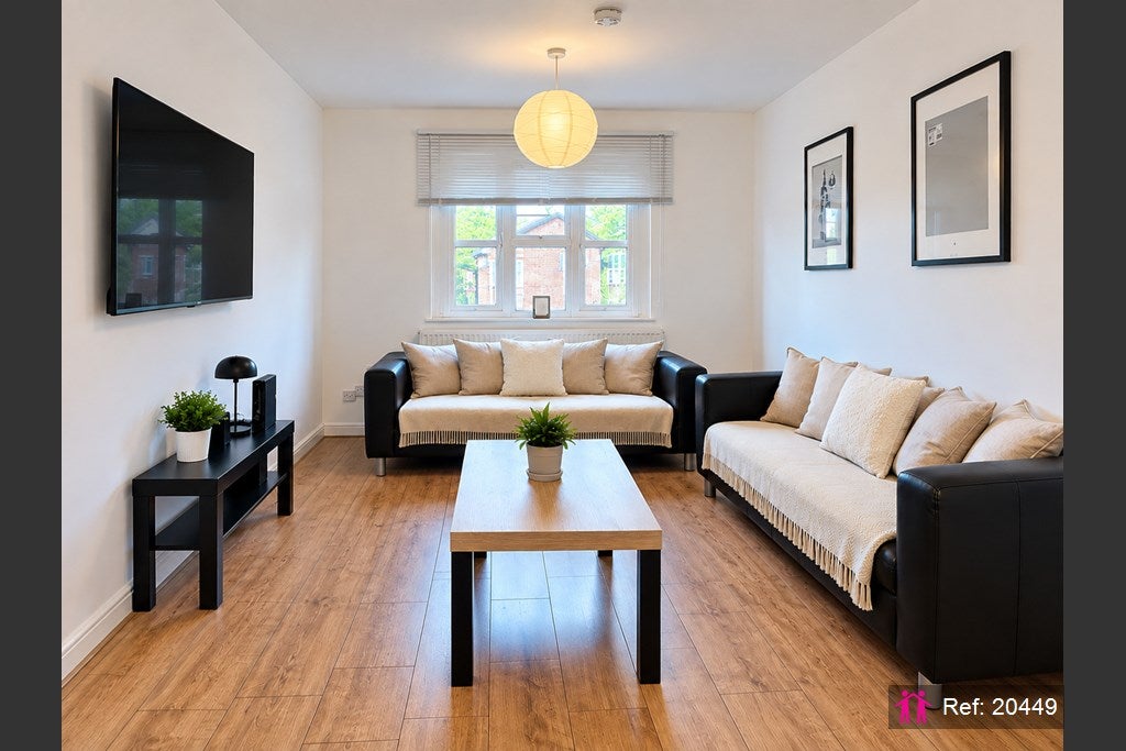 Room Gadd Street in Nottingham