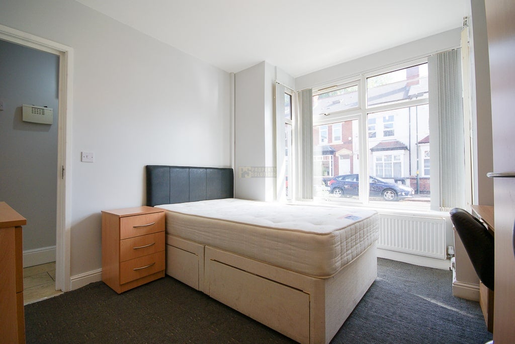 Room Teignmouth Road in Birmingham