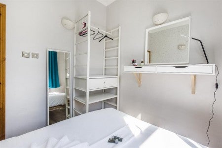 Flat Cantelowes Road in Greater London