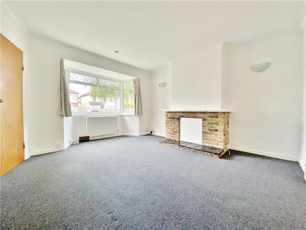 House Powder Mill Lane in Greater London