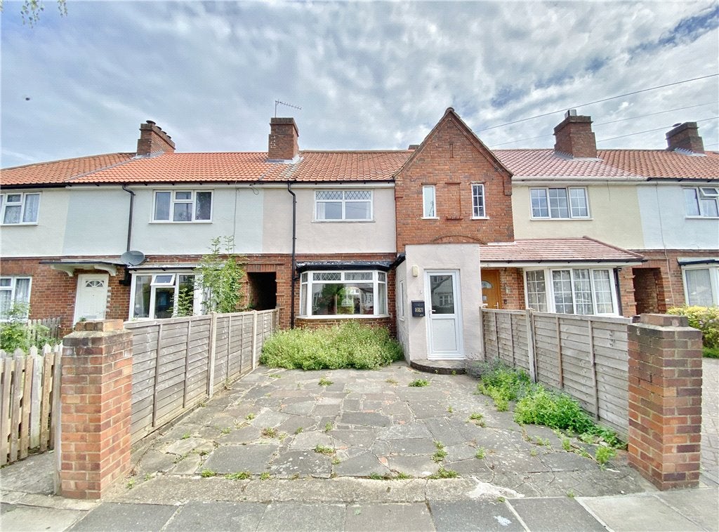 House Powder Mill Lane in Greater London