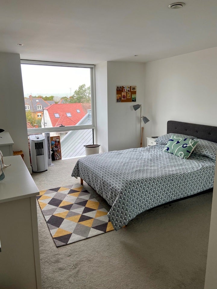 Flat Streatham High Road in Greater London