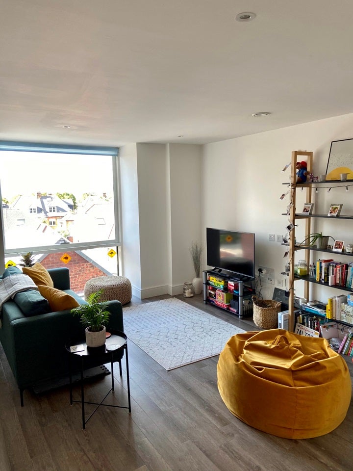 Flat Streatham High Road in Greater London