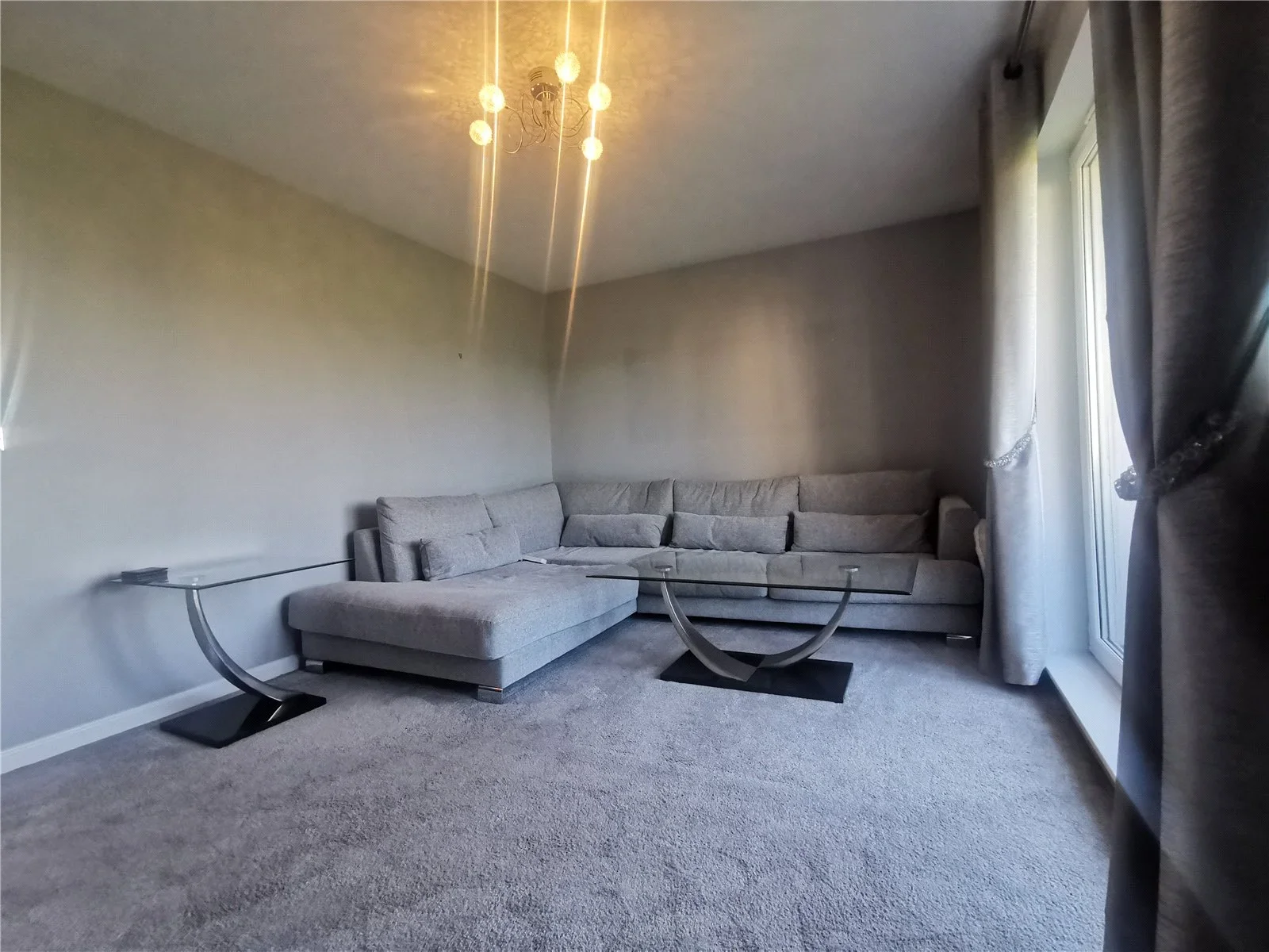 Flat South Chesters Gardens in Bonnyrigg
