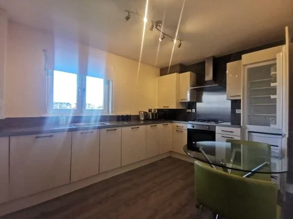 Flat South Chesters Gardens in Bonnyrigg