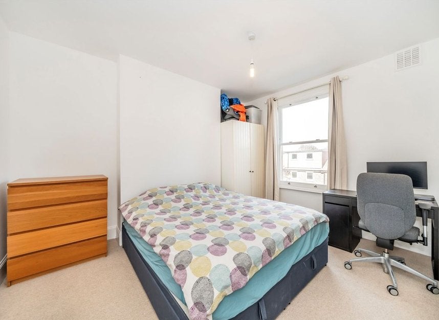 Flat Lydford Road in City of Westminster