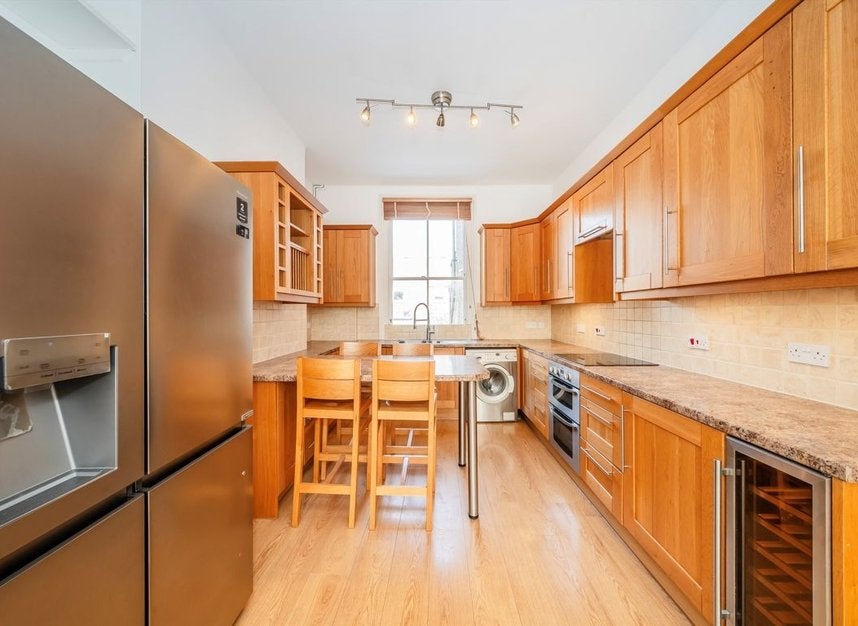 Flat Lydford Road in City of Westminster