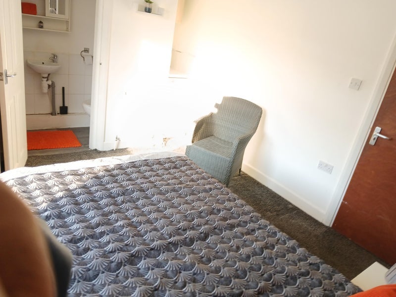 Room Larch Street in Borough of Pendle