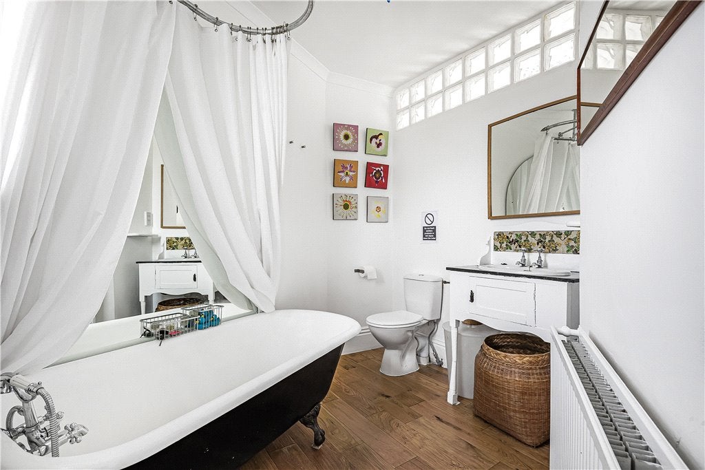 Flat Eton Street in Greater London