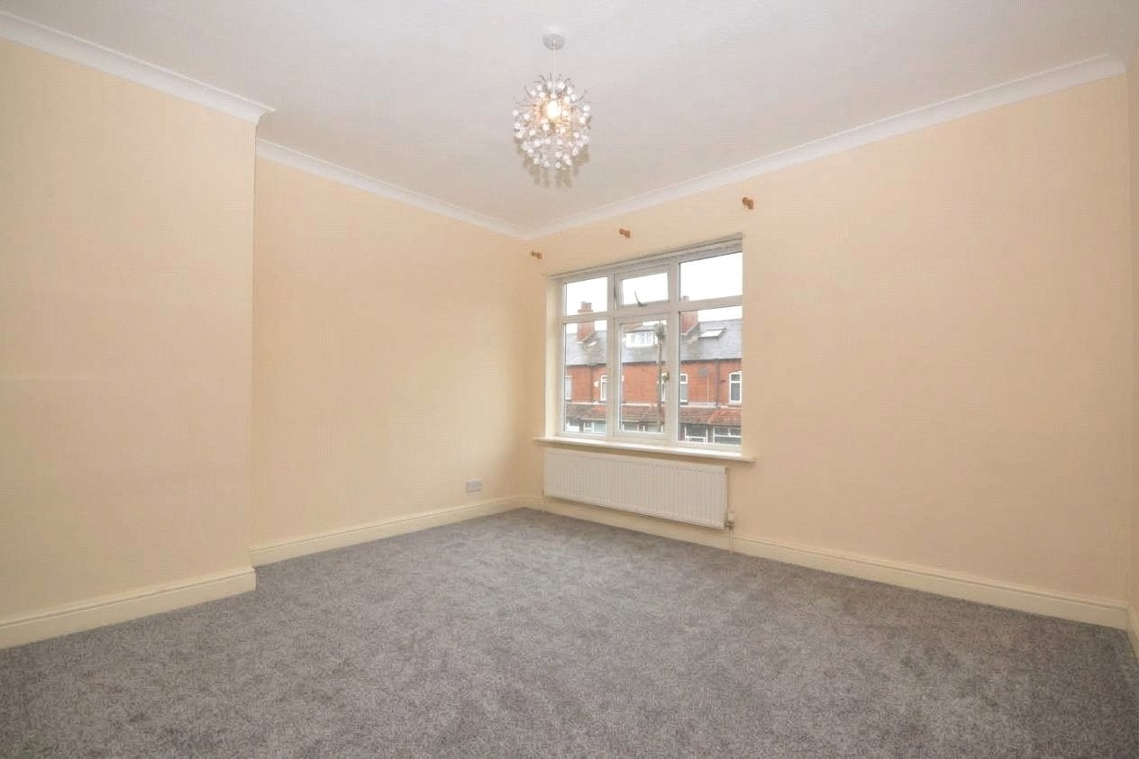 House Back Cross Flatts Place in Leeds