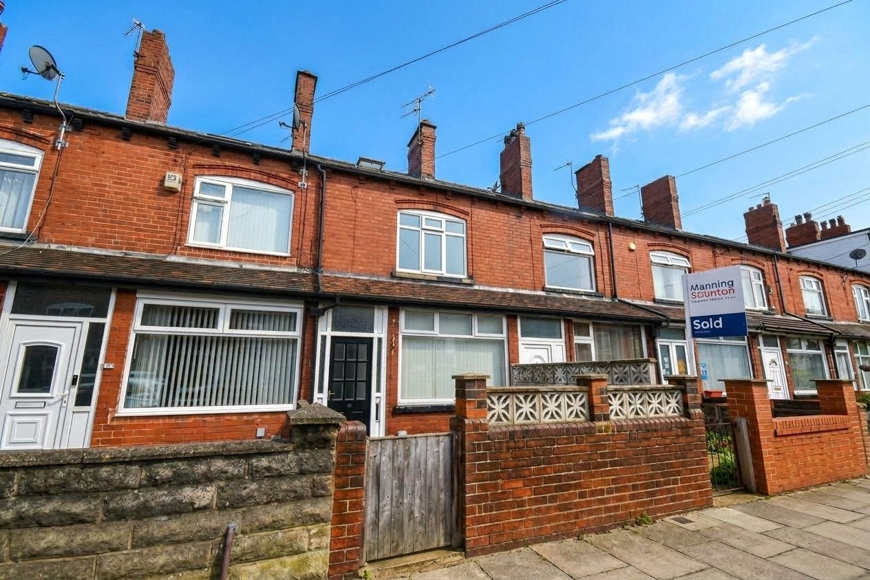 House Back Cross Flatts Place in Leeds