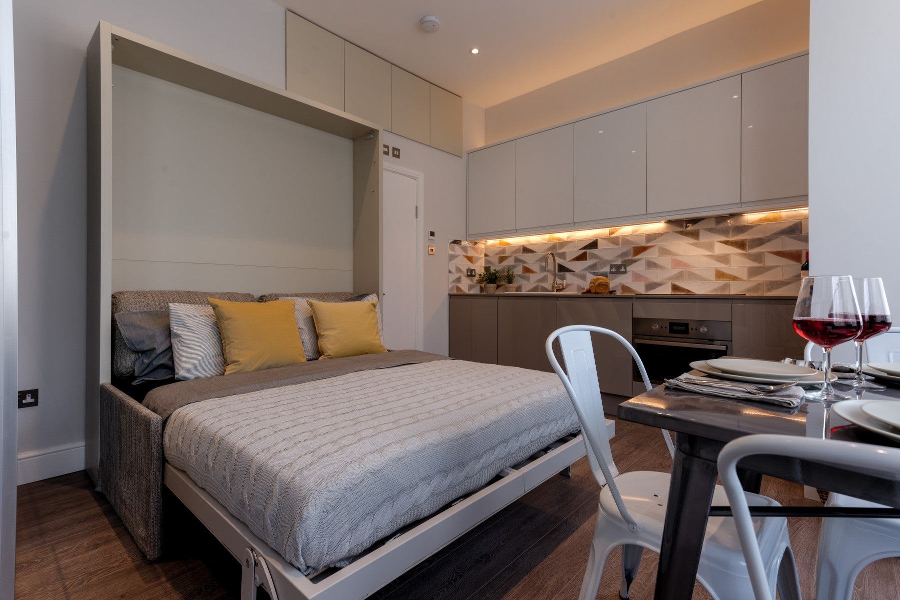 Flat Kingdon Road in London