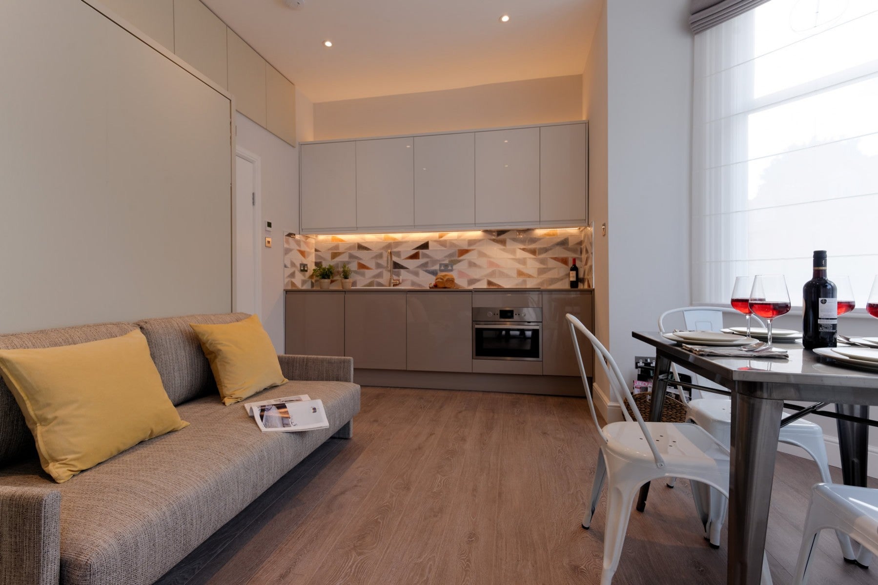 Flat Kingdon Road in London