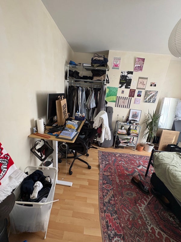 Room Burdett Road in Greater London
