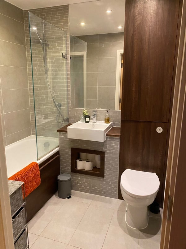 Room Seven Sea Gardens in Greater London
