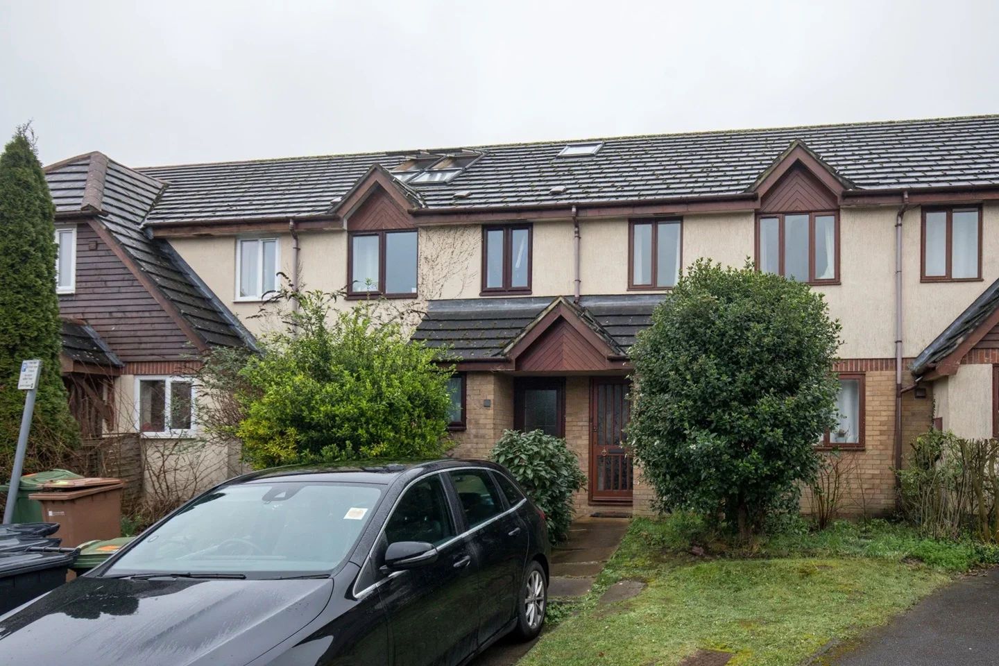 House Hollow Close in Guildford