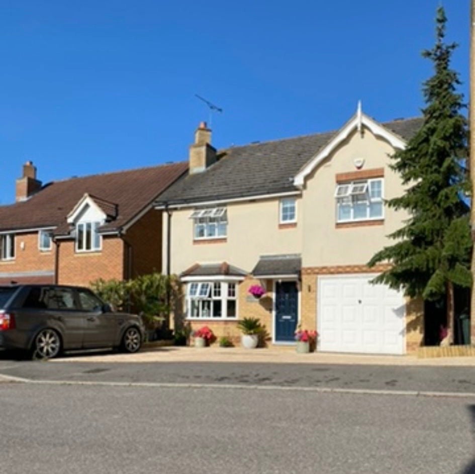 Room Plantation Close in Dartford