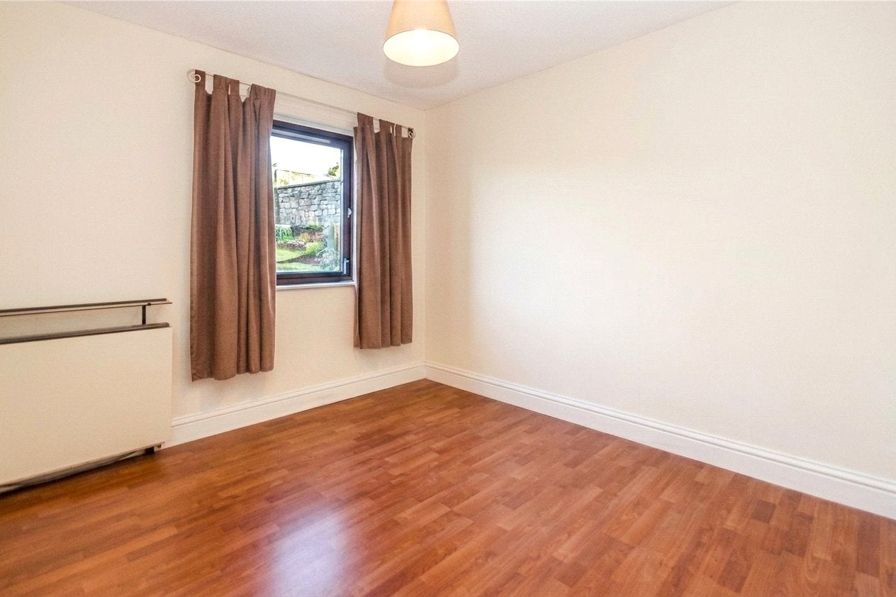 Flat Gloucester Road North in Bristol