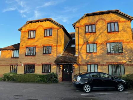 Flat Bordeaux Close in Duston