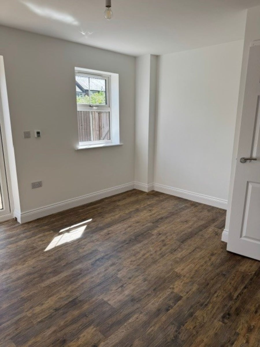 Flat Sir Thomas White's Road in Coventry