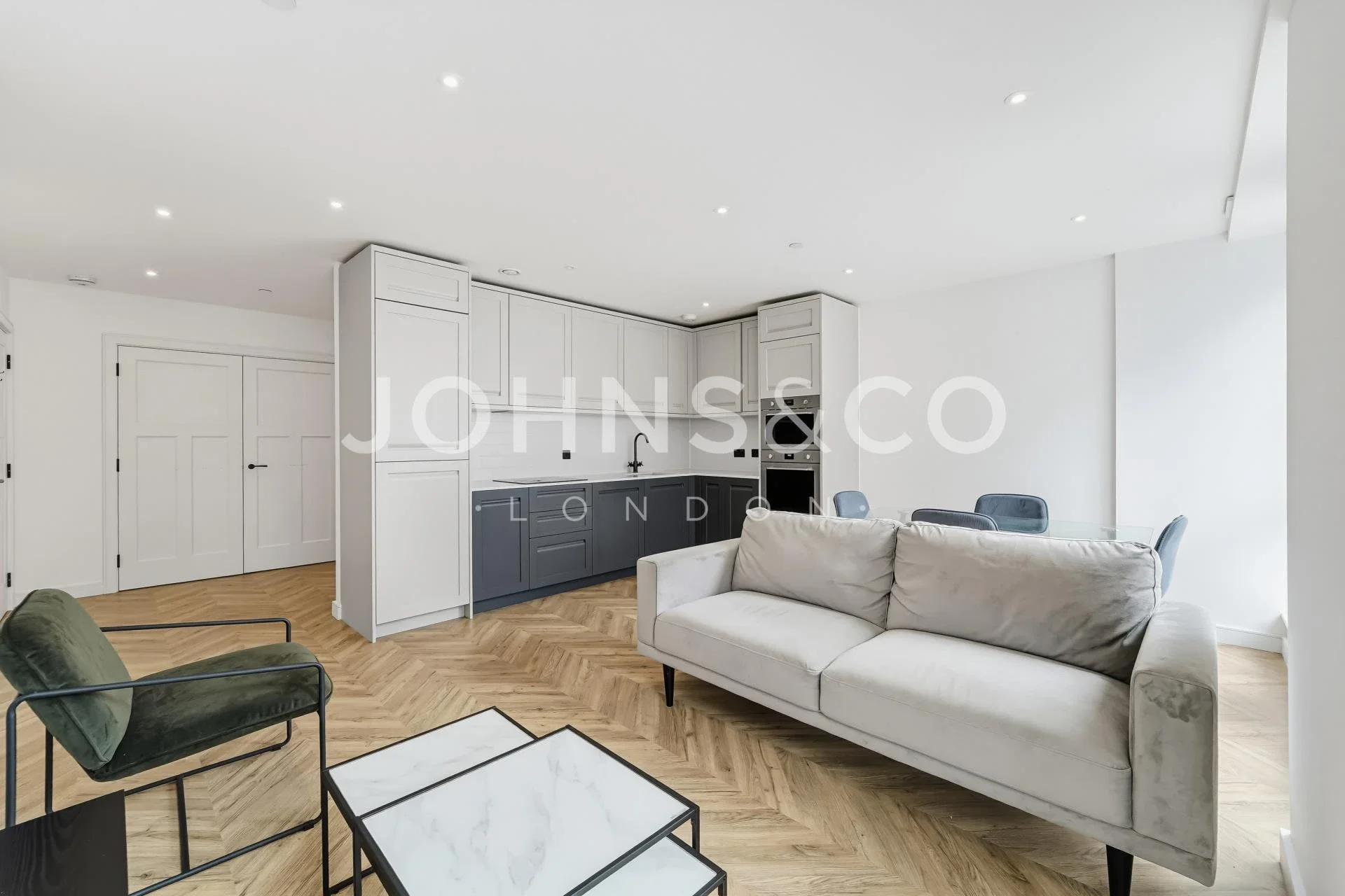 Flat Ashdown Road in Greater London