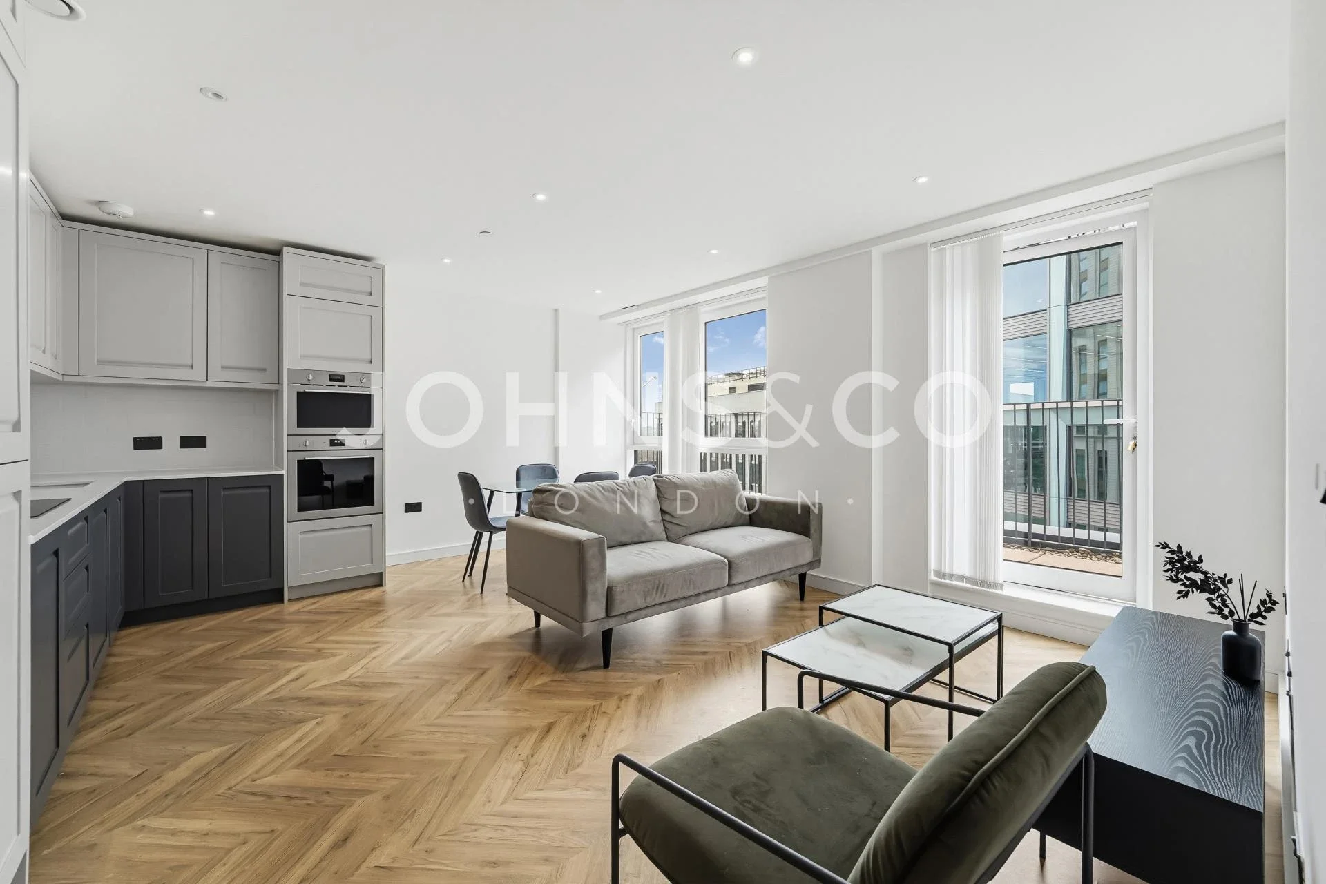 Flat Ashdown Road in Greater London