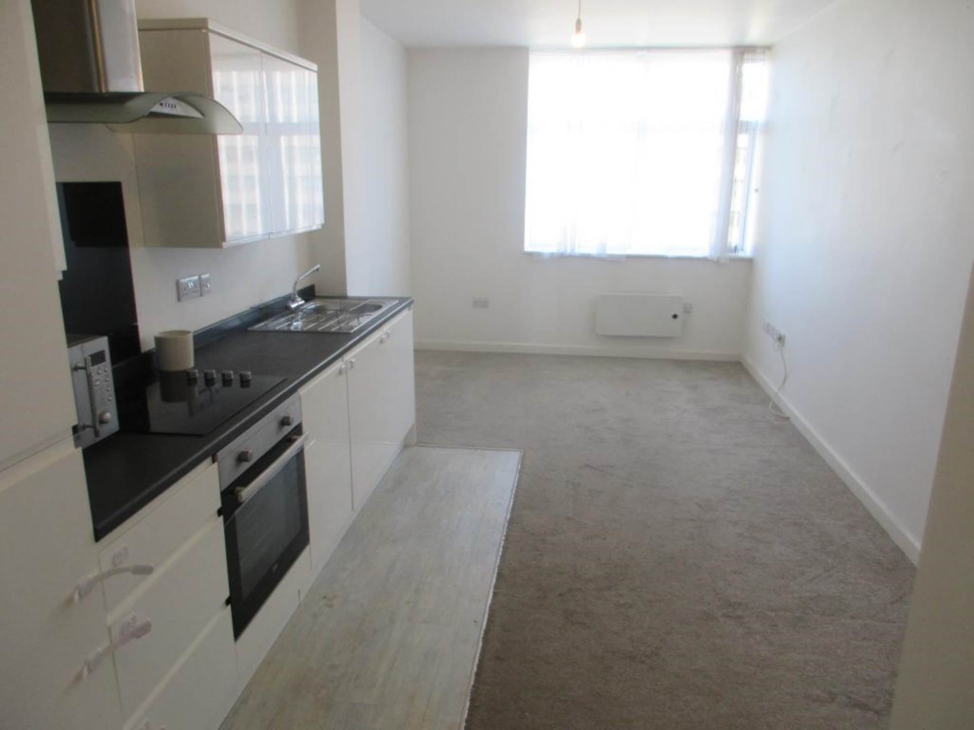 Flat Victoria Avenue in Southend-on-Sea