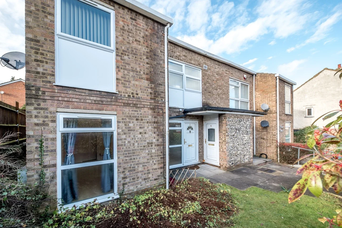 Flat Farley Hill in Luton