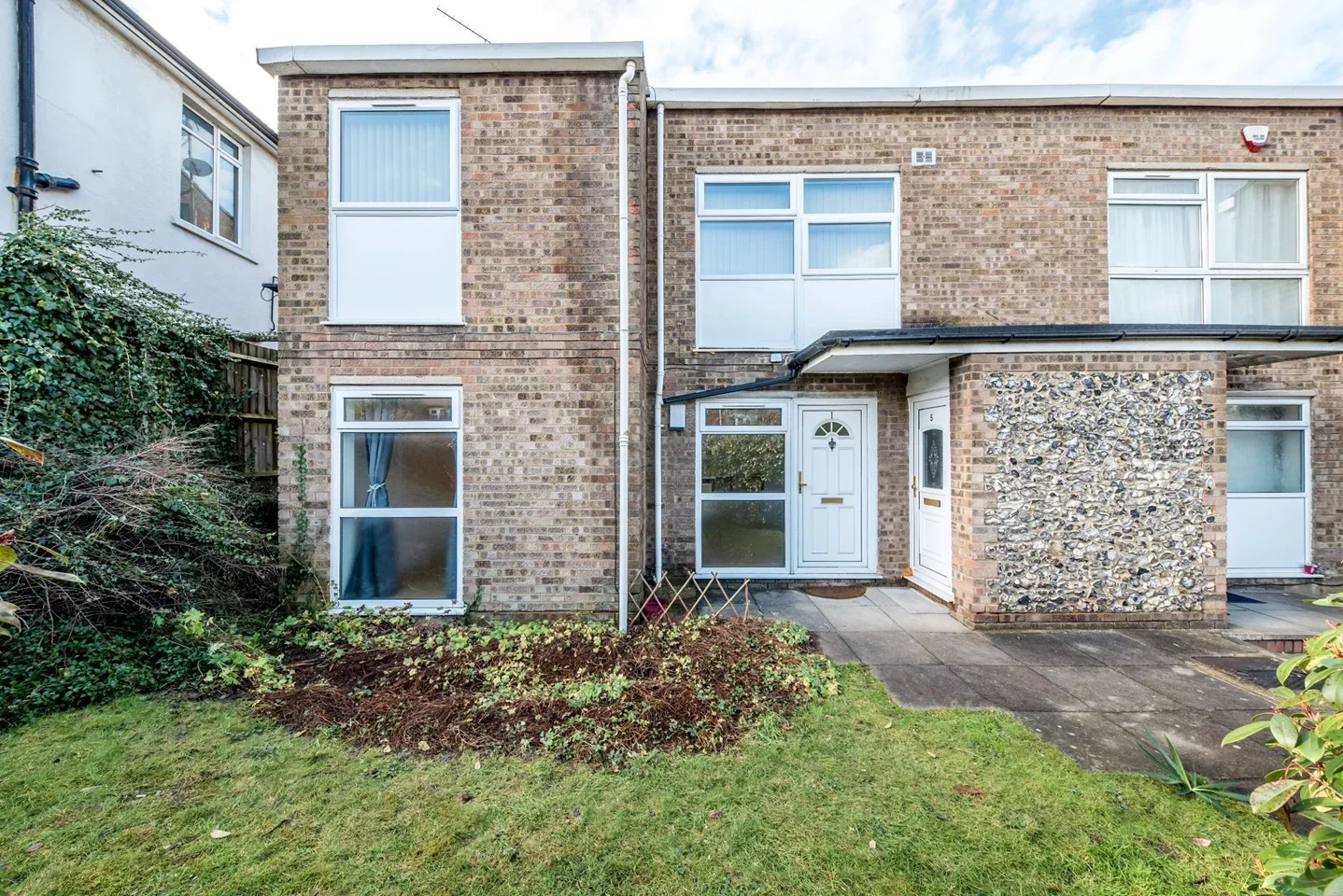 Flat Farley Hill in Luton
