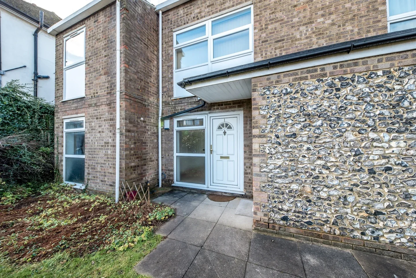 Flat Farley Hill in Luton