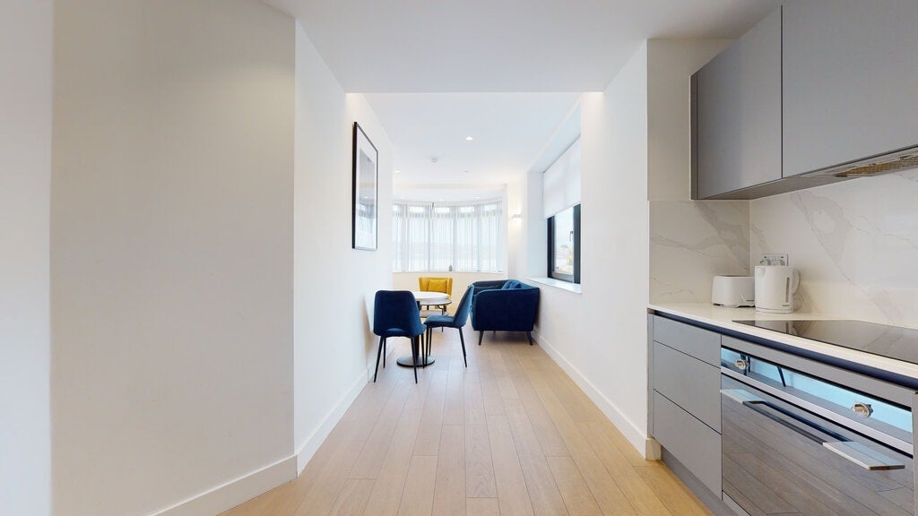 Flat Great West Road in Greater London