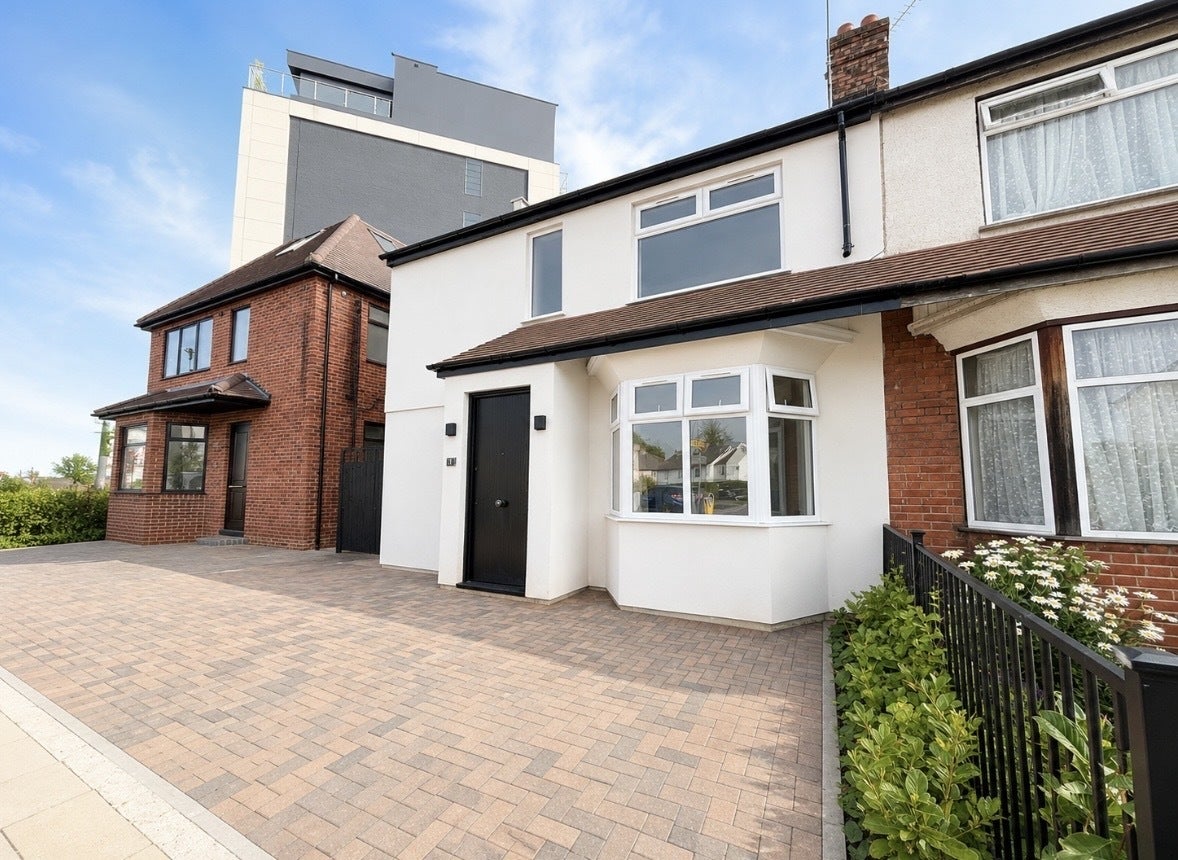 House Brookhill Road in Greater London