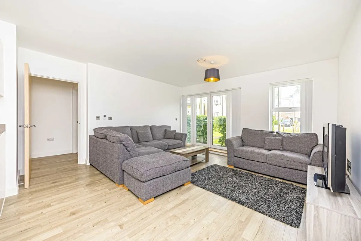 Flat Dyas Road in Borough of Spelthorne