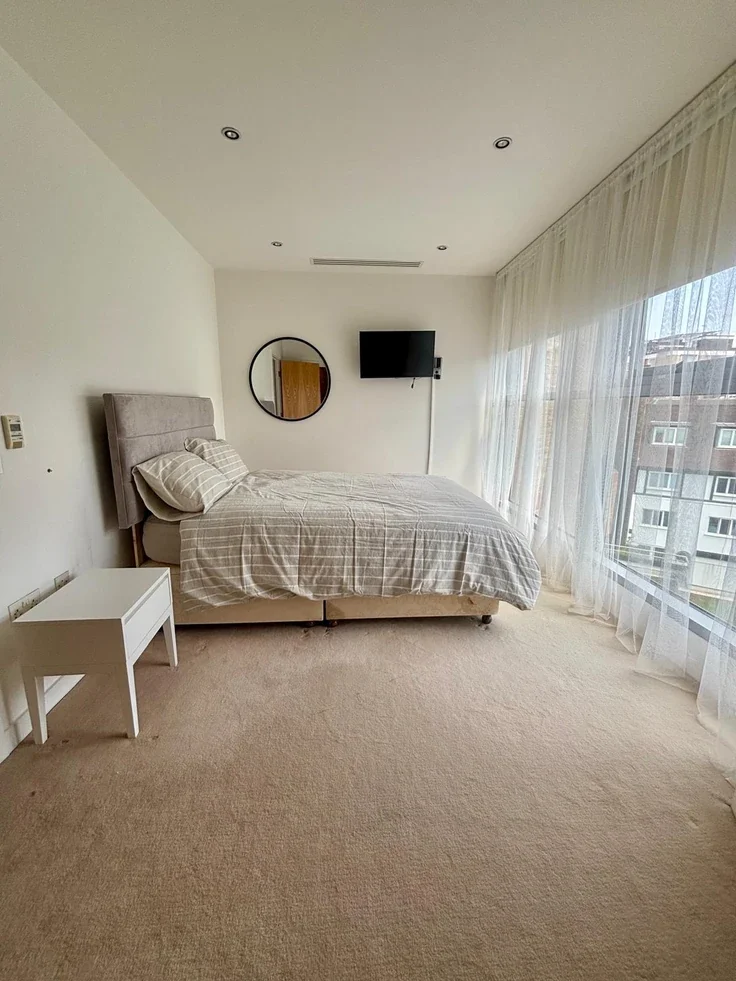 Flat Basil Street in Greater London