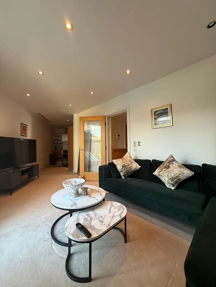 Flat Basil Street in Greater London