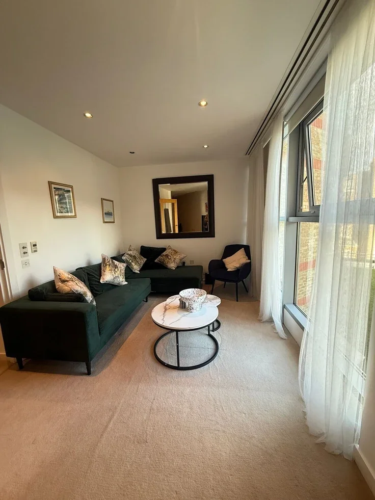 Flat Basil Street in Greater London
