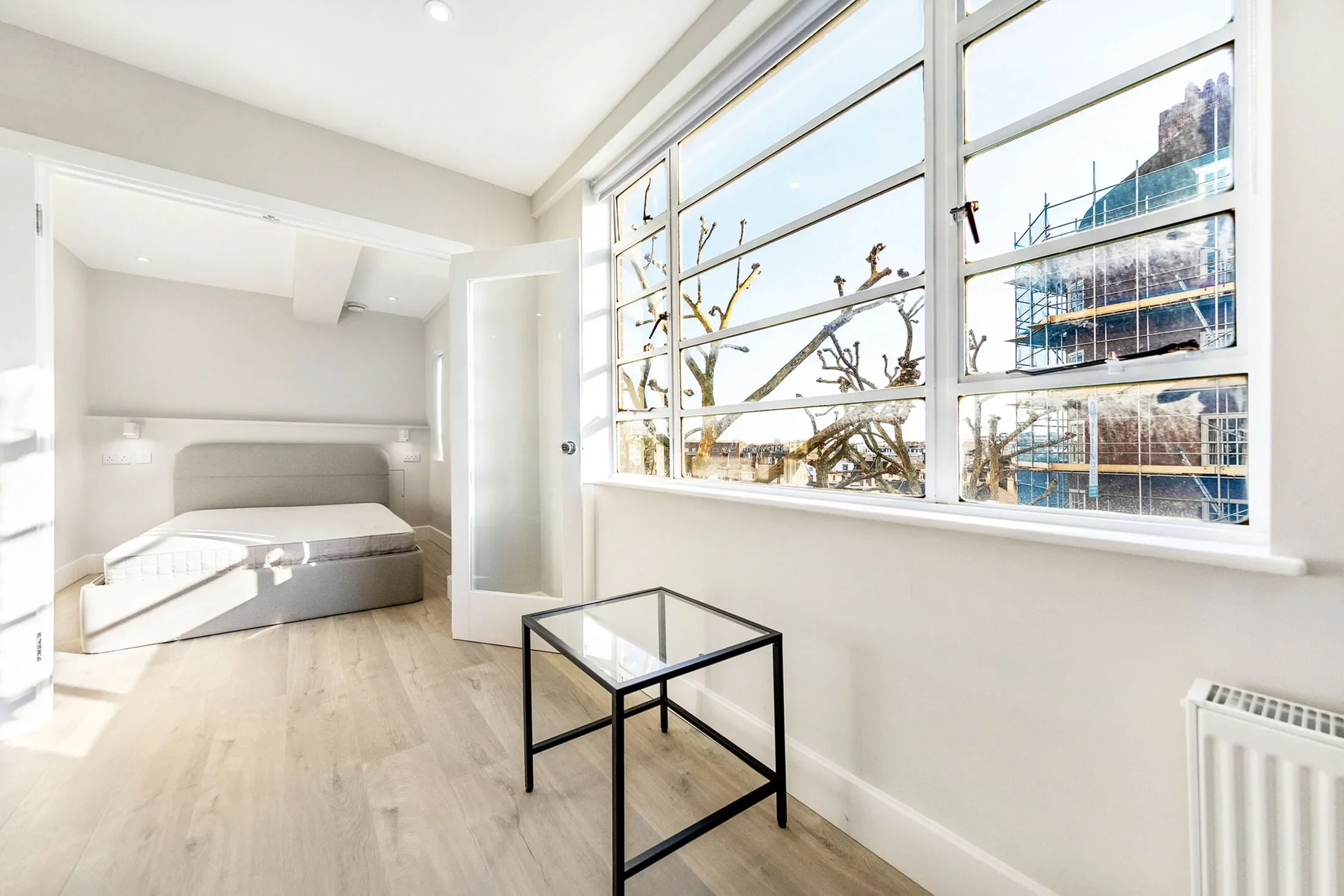 Flat Sloane Avenue in Greater London
