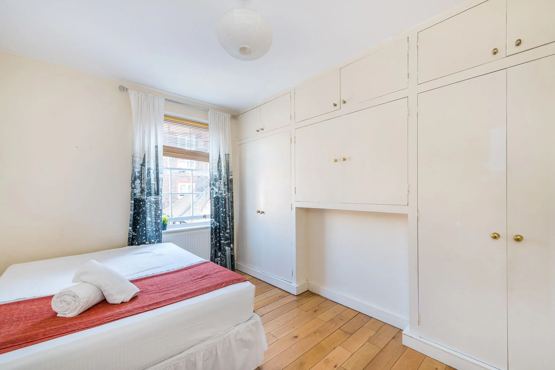 Flat Fulham Palace Road in London
