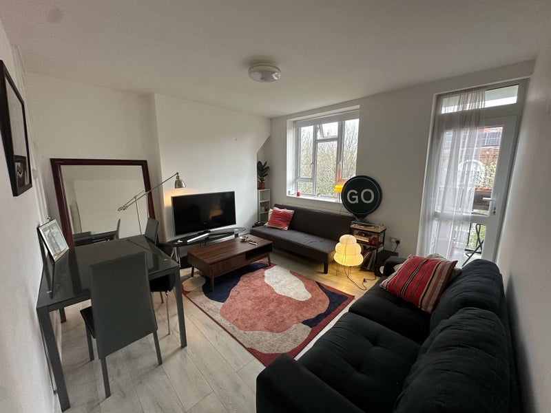 Room Whiston Road in Greater London