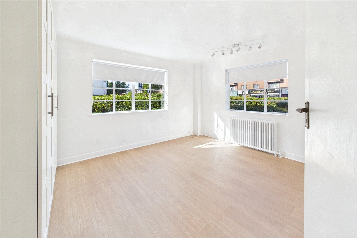 Flat Wavertree Road in Greater London