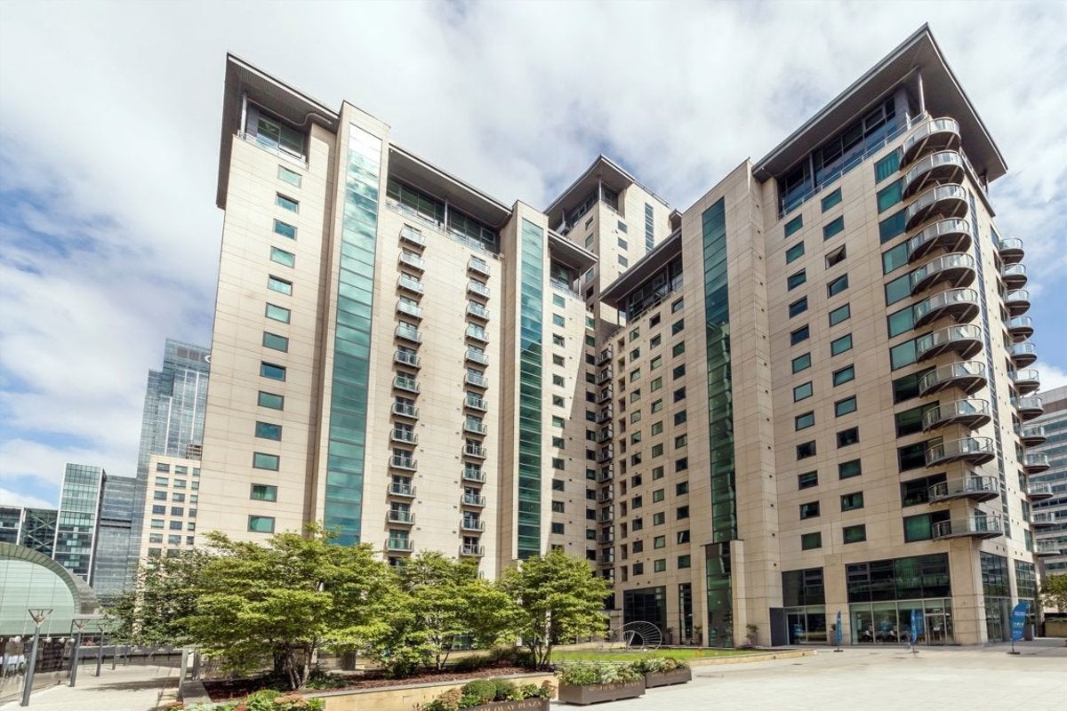 Flat South Quay Square in Greater London