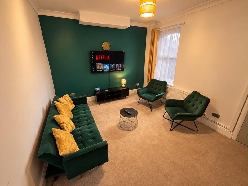 Room Aston Lane in Birmingham