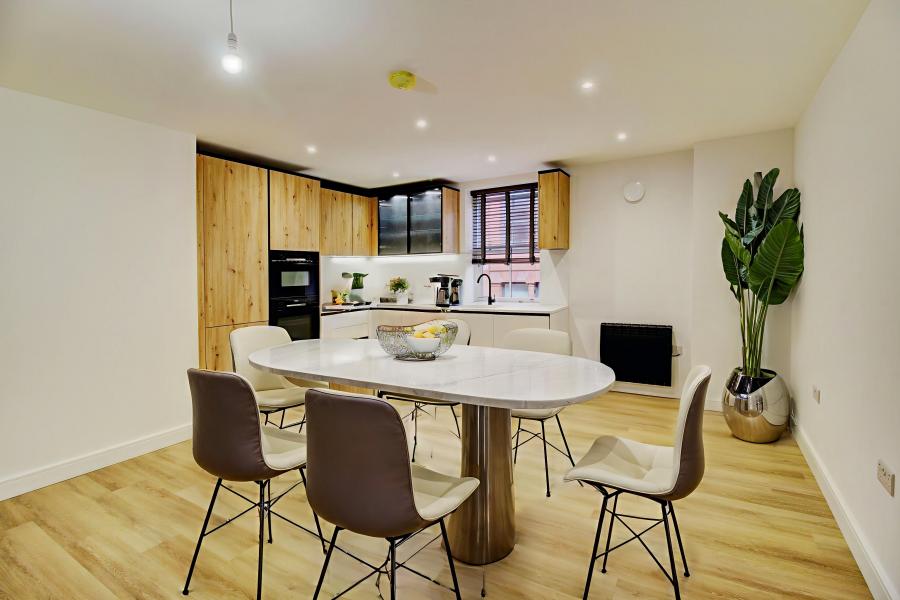 Flat Sheene Road in Bristol
