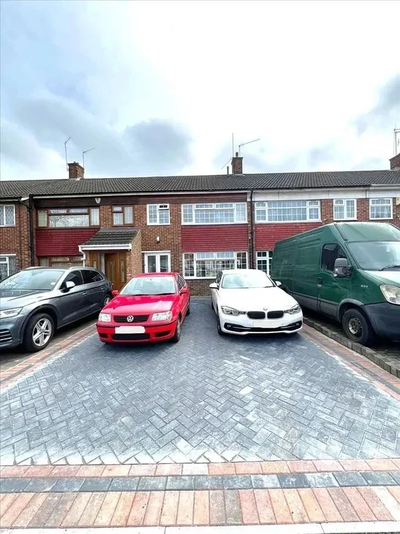 House Beaumont Drive in Gravesham