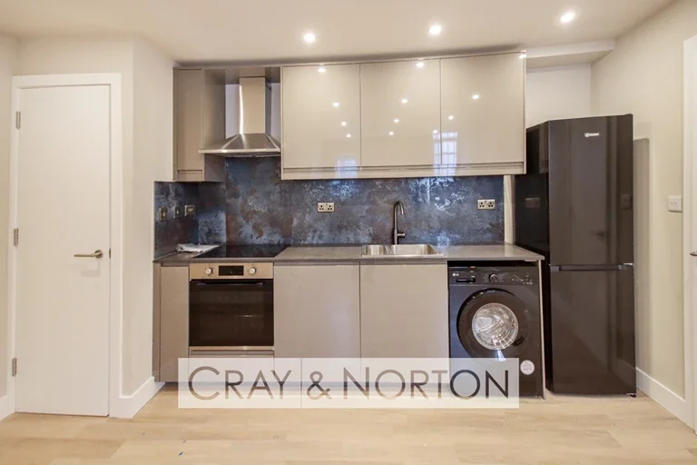 Flat North End in London