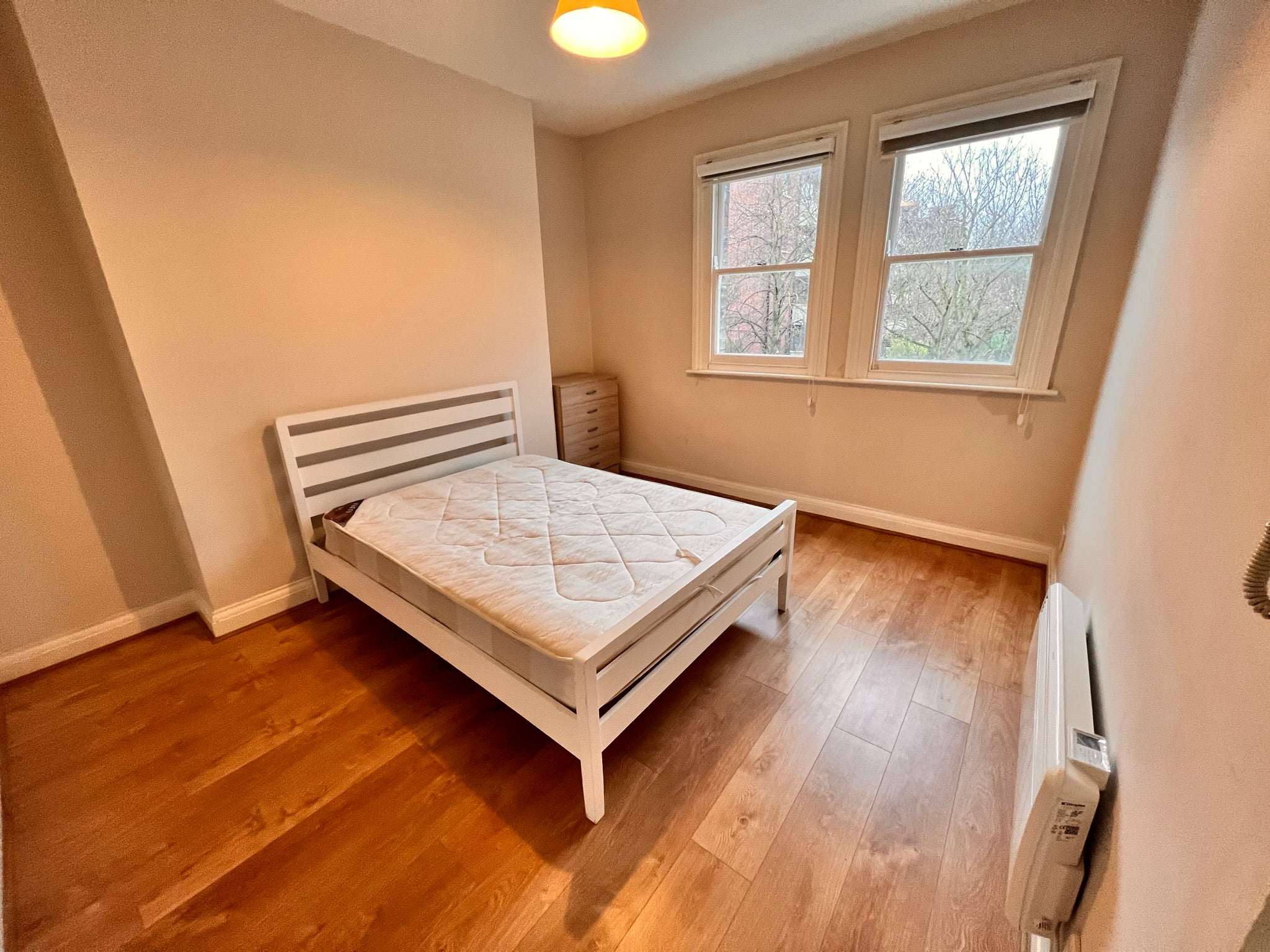Flat Pleshey Road in Greater London