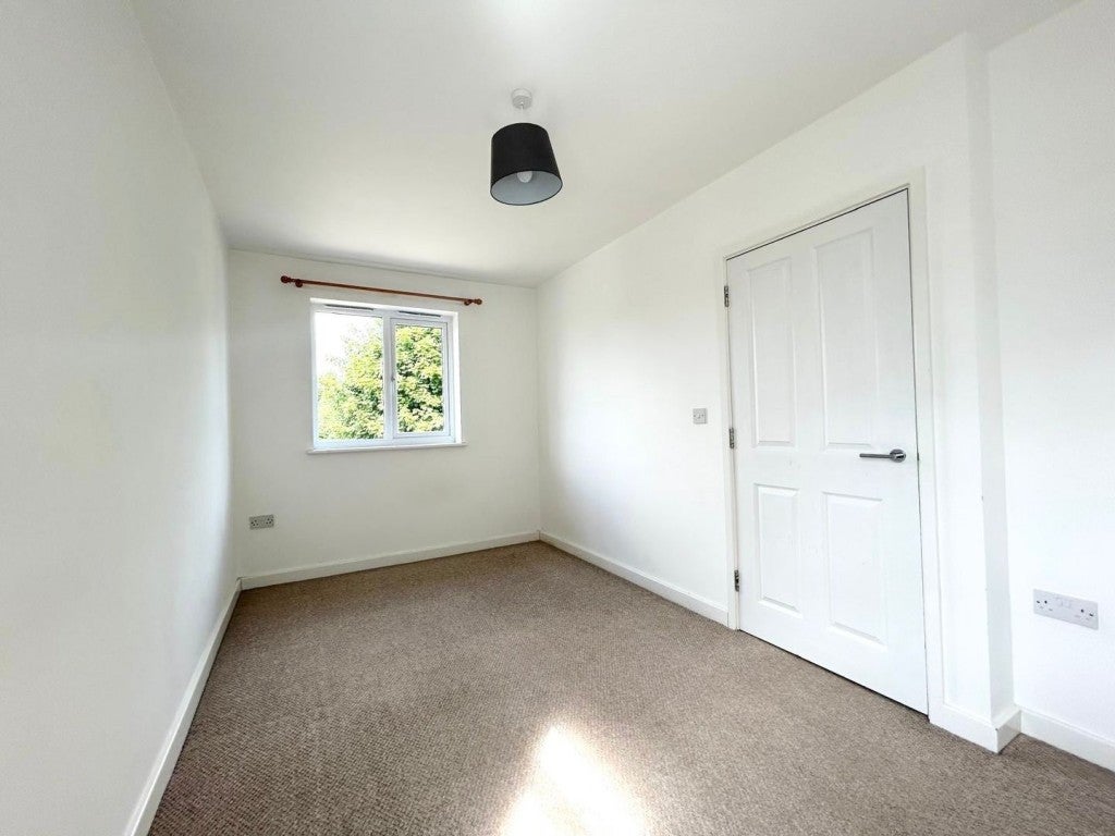 Flat Kitelands Road in Biggleswade