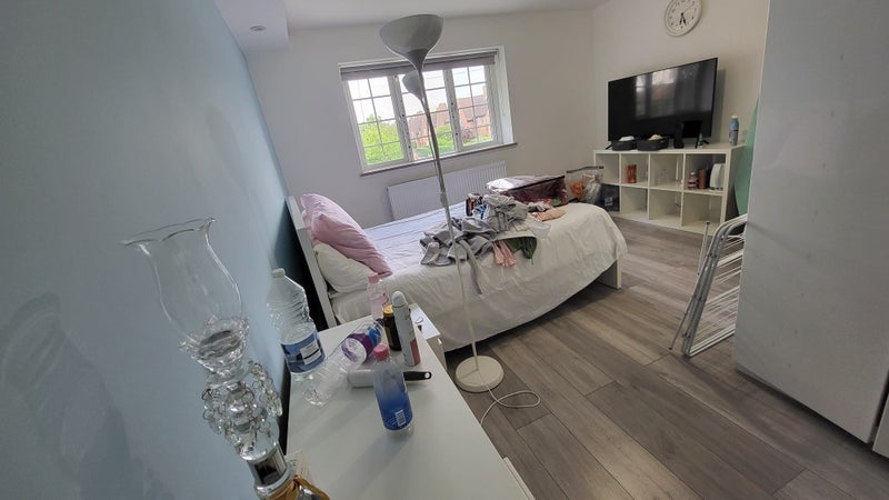 Room Hemlock Road in Greater London